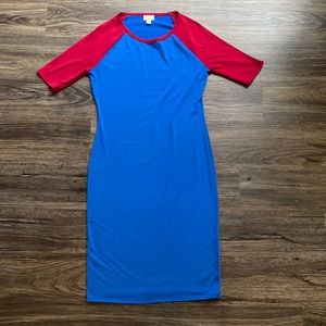 ☀️Pick 1 for $8 or 2 for $13 
LuLaRoe Julia Small